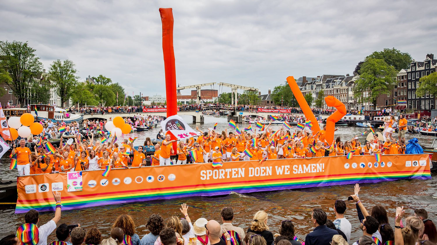 Nederlandse sport aanwezig op sportboot tijdens Canal Parade 2019